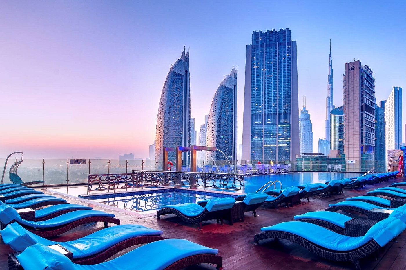 Gevora Hotel - World's Tallest 4 Star - Tap to explore photos