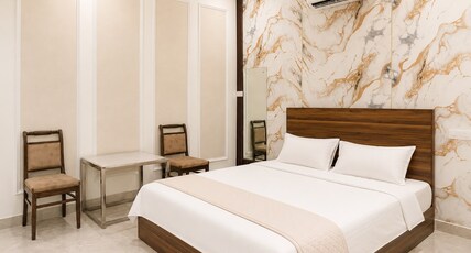 HOTEL NICHOLUS CREST LODGE Room Type - LUXURY ROOM WITH TEMPLE VIEW