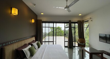 Namaha Homestay | Infinity Pool Room Type - Deluxe Room Ac (Twin Bed)
