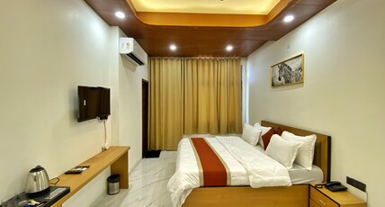 Luxe Stay's Room Type - Premium Room