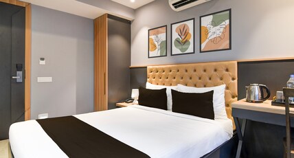 Super Collection O Water View Residency Room Type - Classic