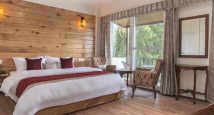 Echor Backwoods Villa Narkanda Room Type - Deluxe Family Room with Balcony (Mountain View)