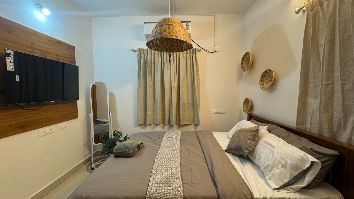 Bali Themed Studio w Pvt Terrace BBQ Nyt Movie - Tap to explore photos