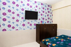Room in thane ovale naka
