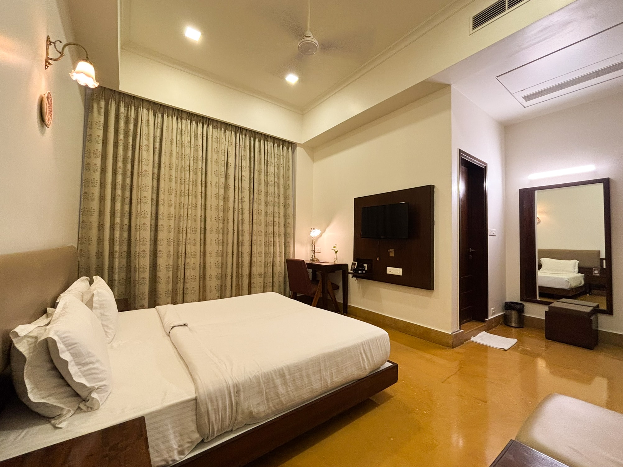 Hotel The Embassy - Tap to explore photos