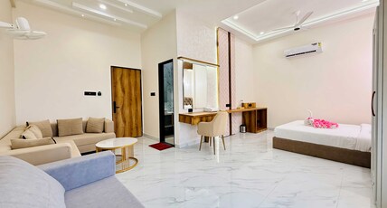 Mandhata Riverview Palace Room Type - Suite Room with River View