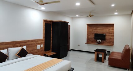 Sadanands Highway Inn Room Type - Suite Room