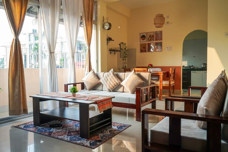 BeauMonde Boutique Suites - Autumn Bliss - Tap to explore photos