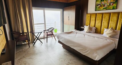 Evaara Stays & Cafe Room Type - Deluxe Room with Doon Valley and Mussorie View