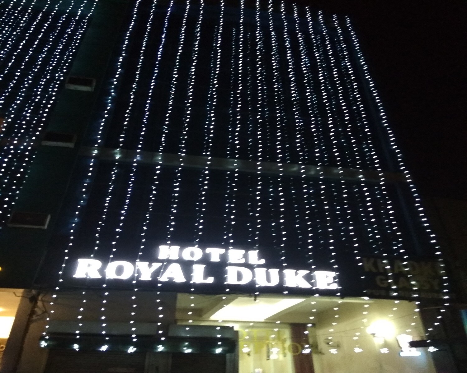 Royal Duke - Tap to explore photos
