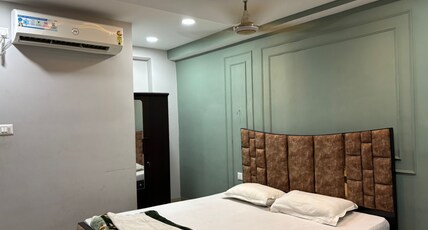 HOTEL GANPATI Room Type - DELUXE ROOM