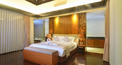Kori Maharani Villas & Resort Room Type - The Kings Wood Beach Front Pool Villa