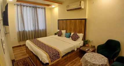 Pragati Hotel Room Type - Ac Deluxe Room