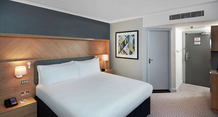 Hilton London Croydon Room Type - KING HILTON GUEST ROOM