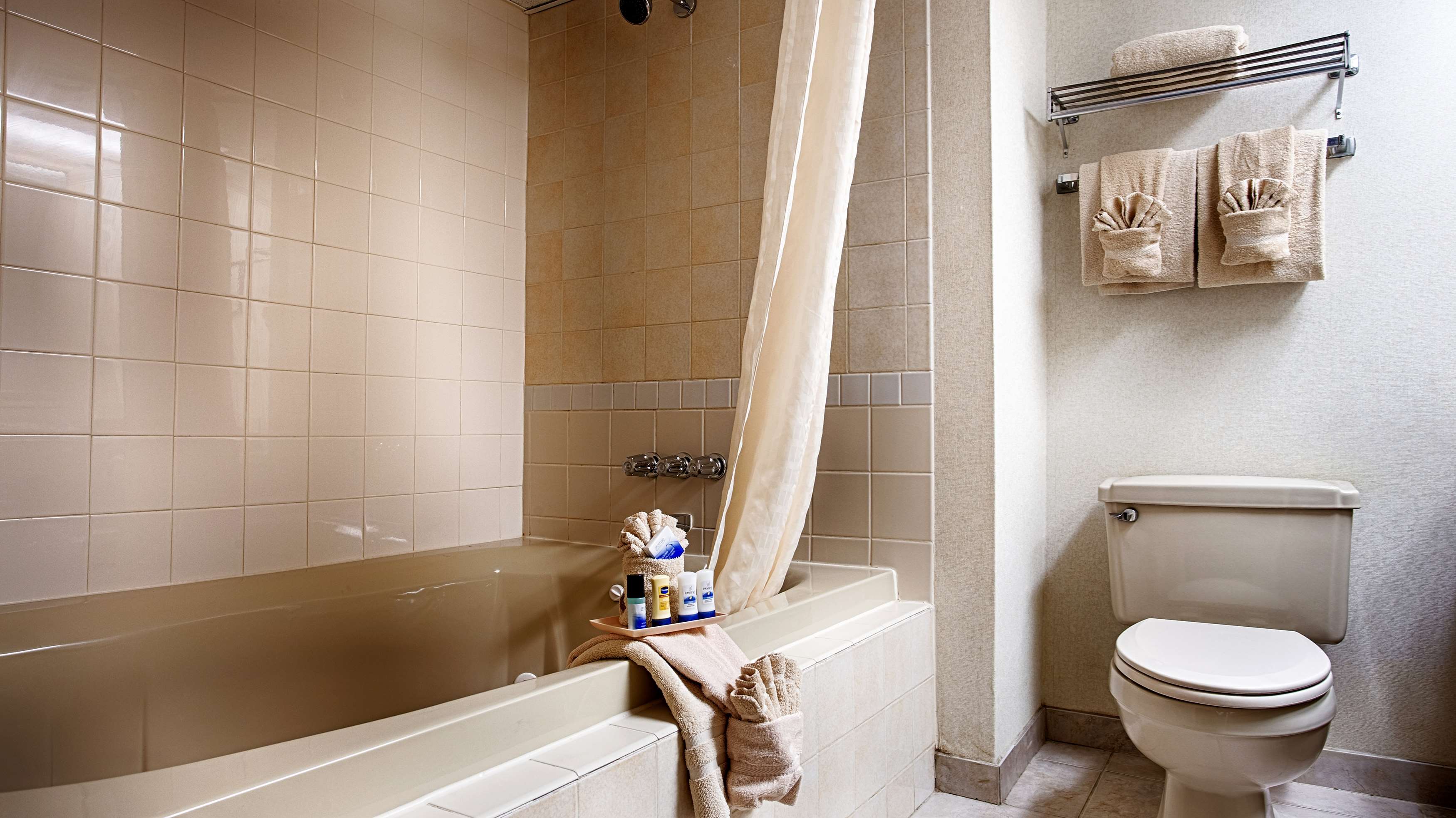 Best Western Clifton Park - Tap to explore photos