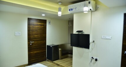 Hotel Yograj Room Type - Deluxe Room