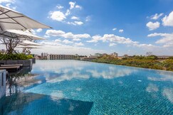 Crowne Plaza Vientiane