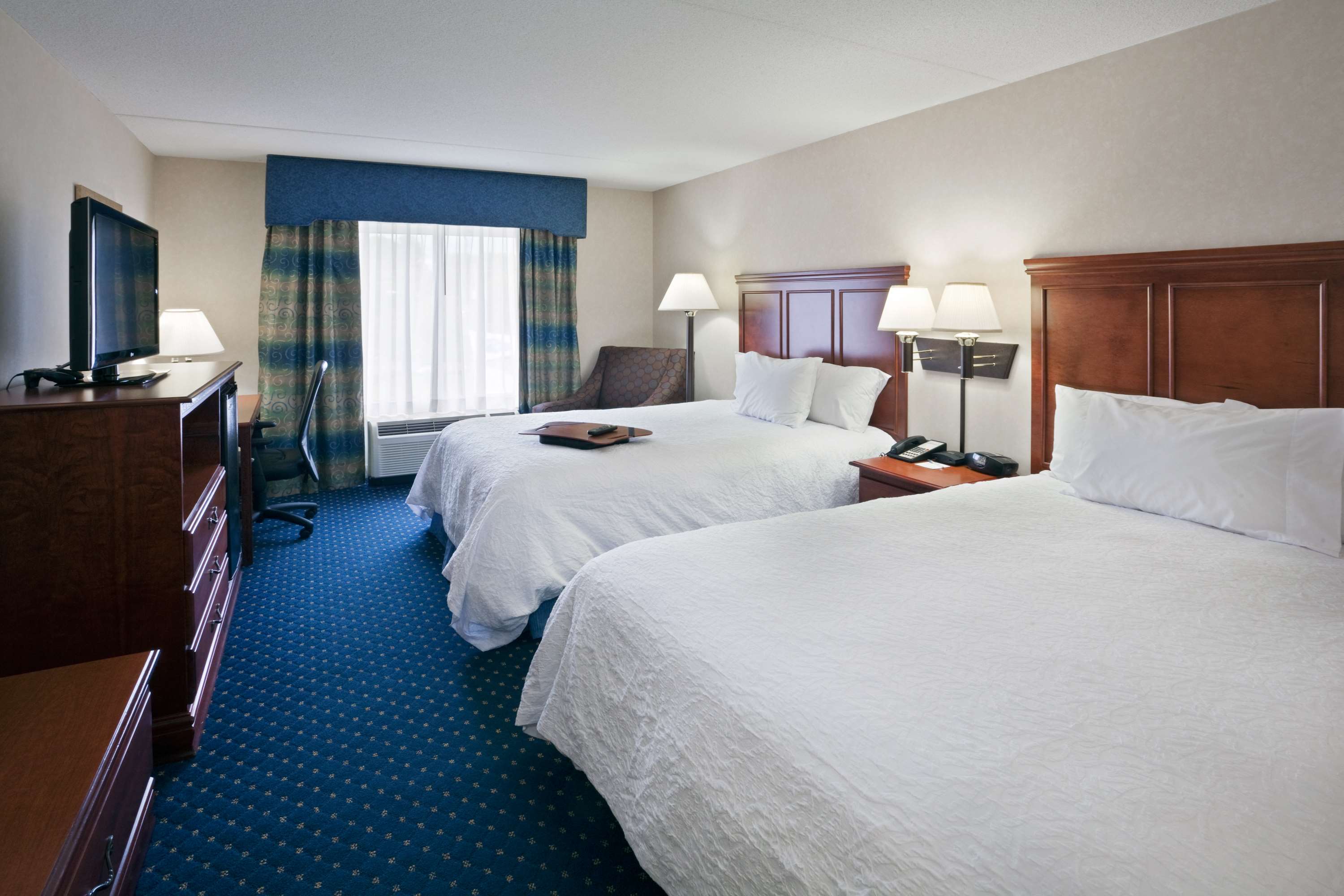 Hampton Inn by Hilton Clifton Park - Tap to explore photos