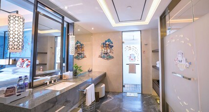 Hilton Zhoushan Room Type - LAKE VIEW FAMILY ROOM