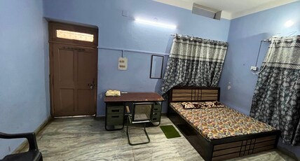 Vishwa Deva Home Stay Room Type - Standard Double Bed NON AC Room (Attached Washroom)