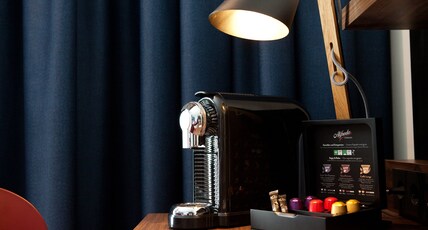 Hotel Indigo Berlin East Side Gallery Room Type - 1 Queen Premium East Side Gallery View Hotel Indigo Berlin East Side Gallery Room Type - 1 Queen Premium East Side Gallery View
