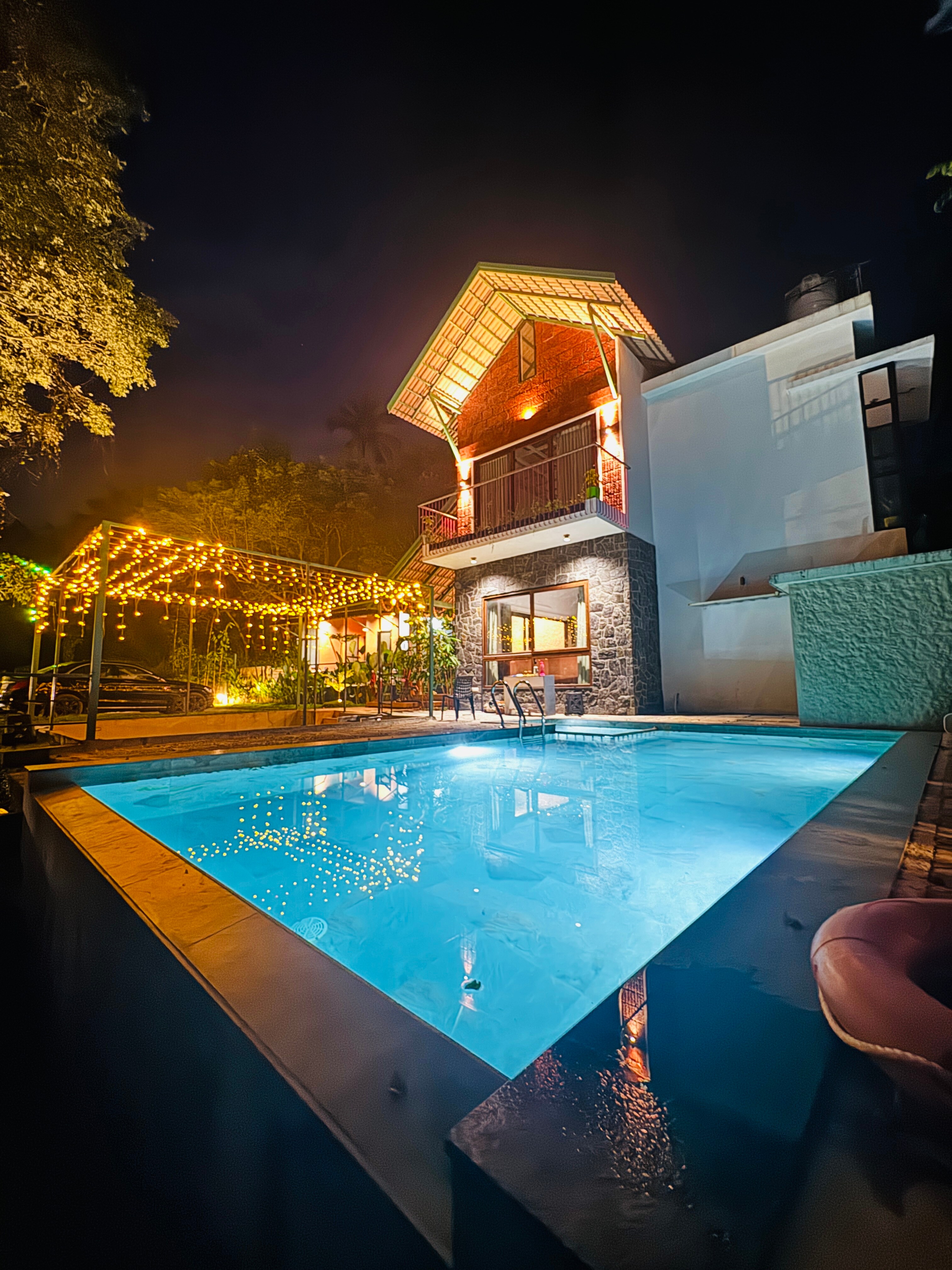 hill brown resort - Tap to explore photos