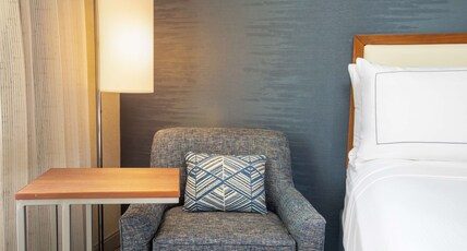 DoubleTree by Hilton Ann Arbor North Room Type - 1 KING BED