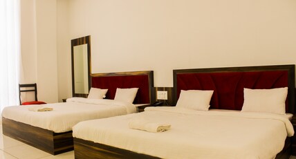 Hotel Shiv Palace Room Type - Family Four Bed Room