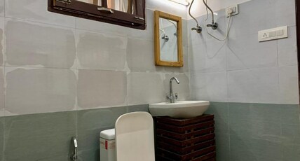 Cedar Stream House Jibhi | Rooms & Wi-Fi Room Type - Deluxe Room without Balcony