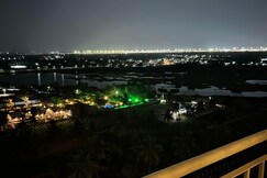 Rooms of Runway Lake Views Luxury StudioApt Near Airport