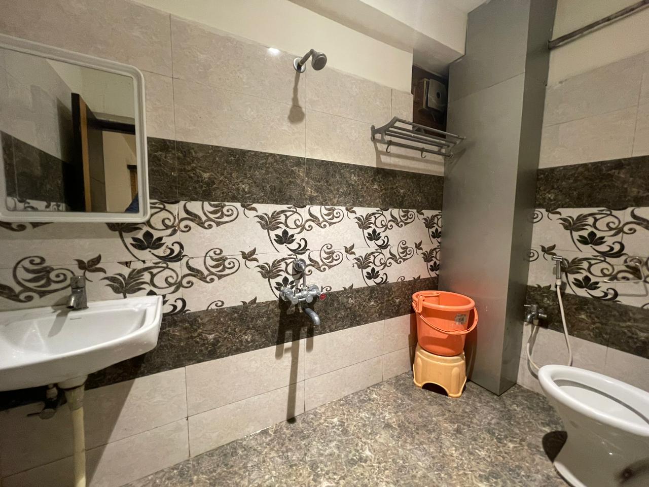 Hotel RNR Lodge & Luxury Suites. - Tap to explore photos