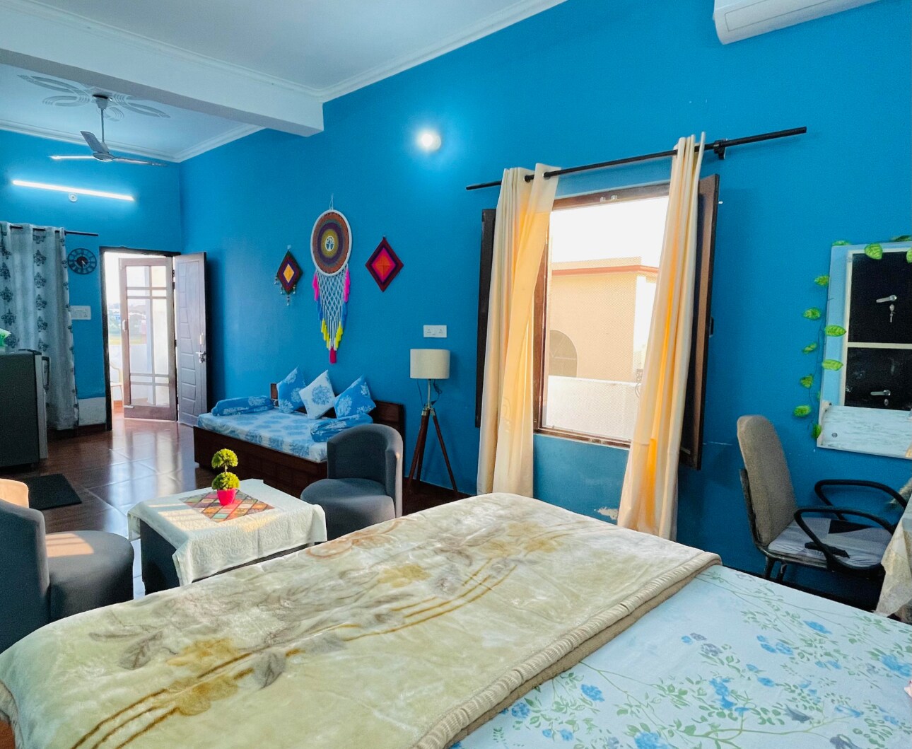 Cozy Corner by Tulsi Homestay - Tap to explore photos