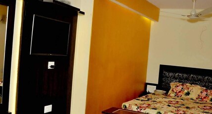 Hotel Shree Shagun Room Type - Deluxe Ac Room
