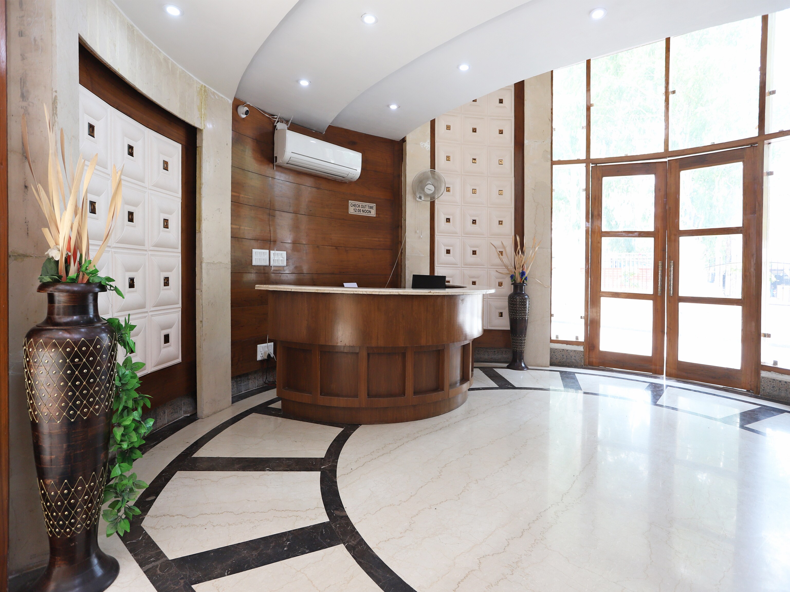 Hotel Silver Castle (Sagar Ratna) - Tap to explore photos