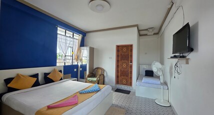 Breezy Gorge Homestay Room Type - Triple Bed
