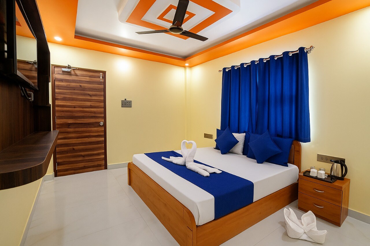 Minx Hotel Radhika Palace - Tap to explore photos