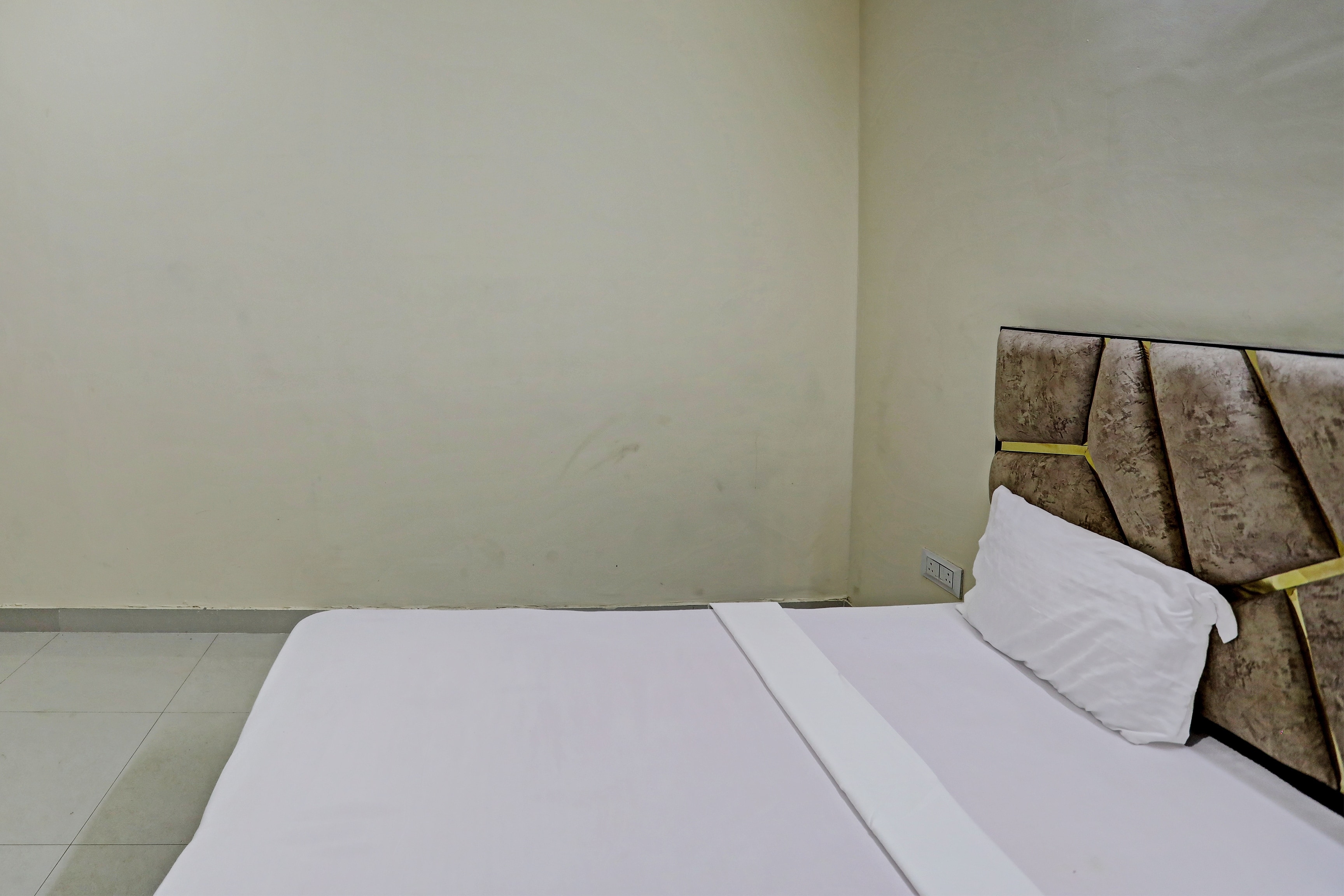 Hotel O Romeo Residency - Tap to explore photos