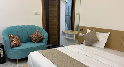 Hotel Ganga Inn Room Type - Luxury Queen Bed Room with City View