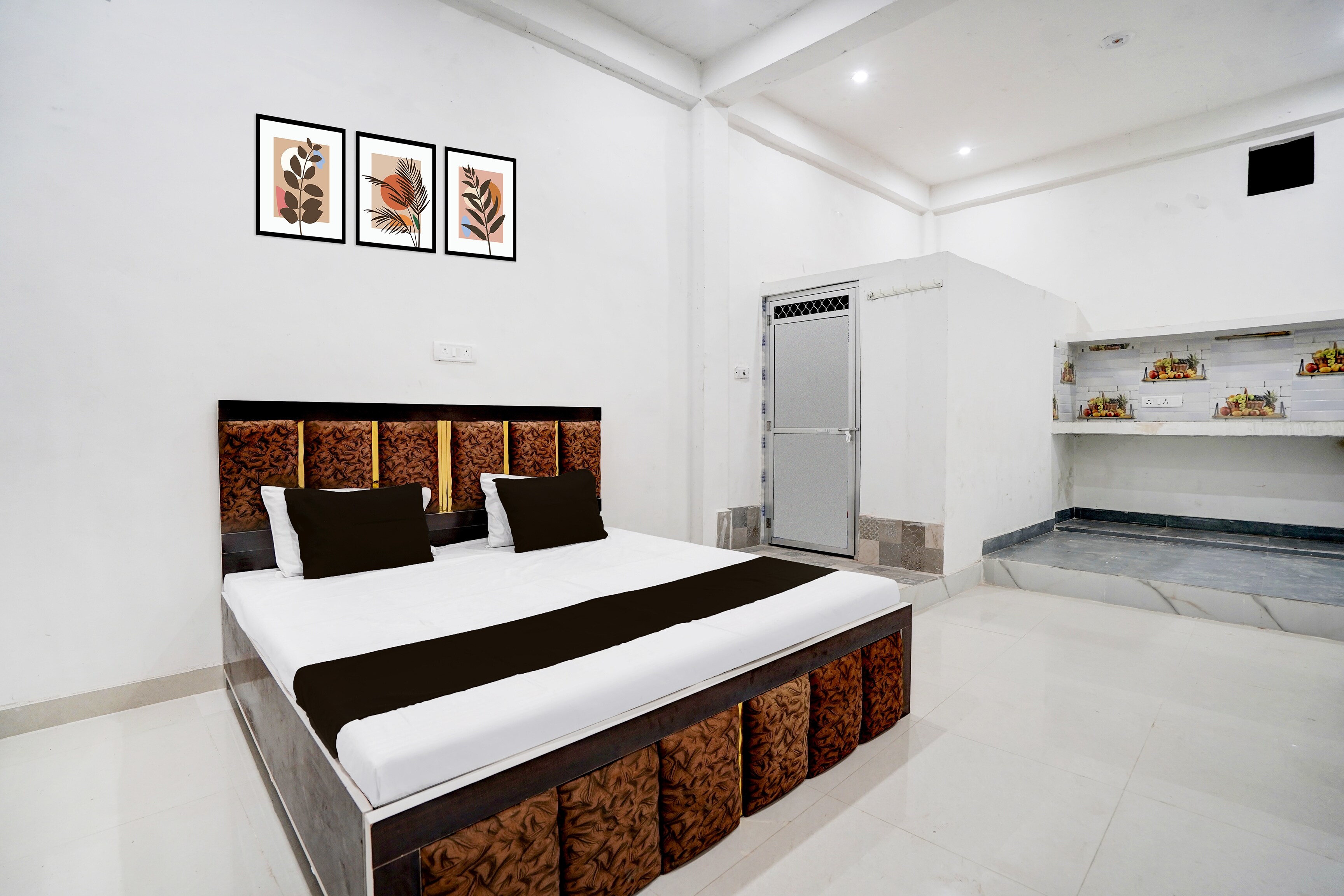 SPOT ON Sky Ten Guest House and Restaurant - Tap to explore photos