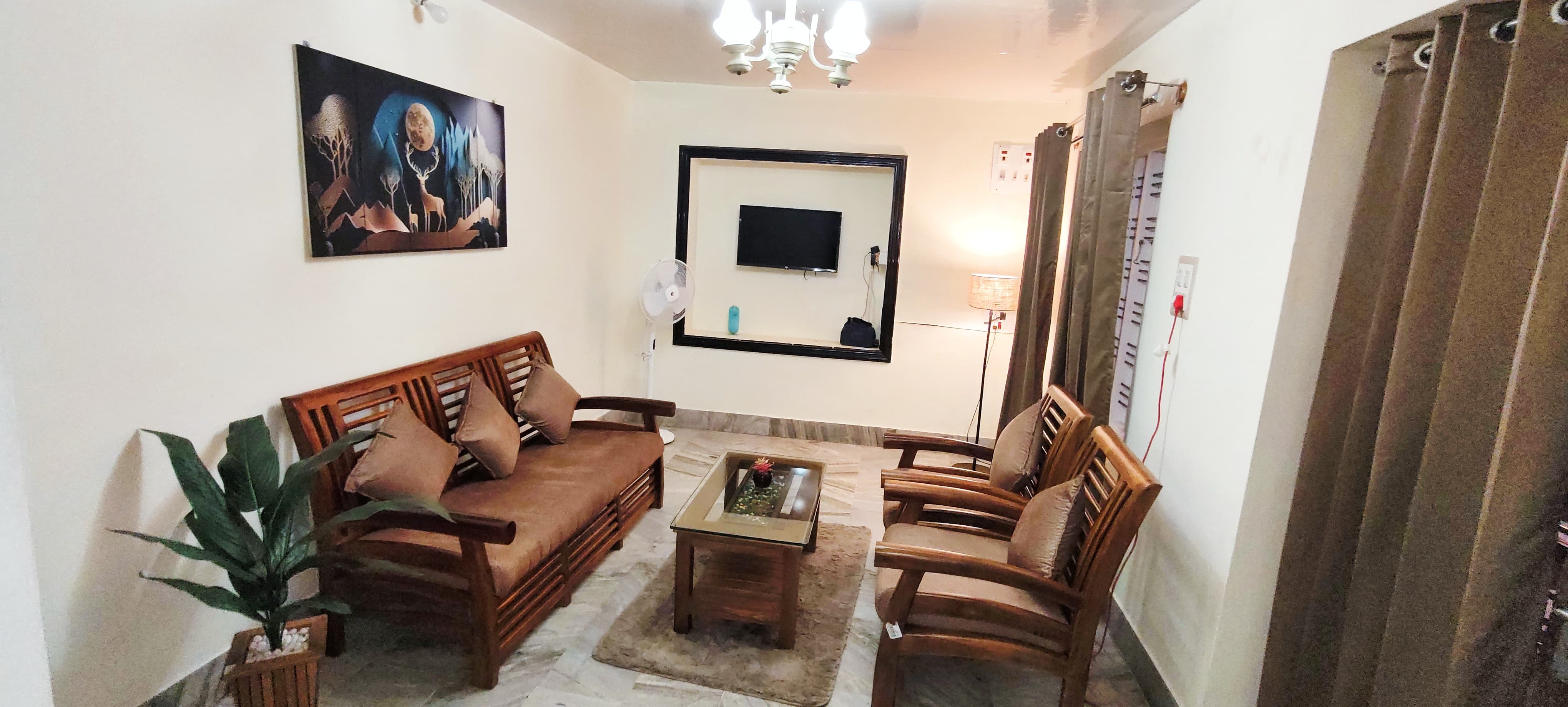 Moon Glade Cottage - Tap to explore photos