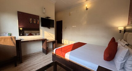 PALM VILLAGE RESORT Room Type - DELUXE ROOM NON VIEW