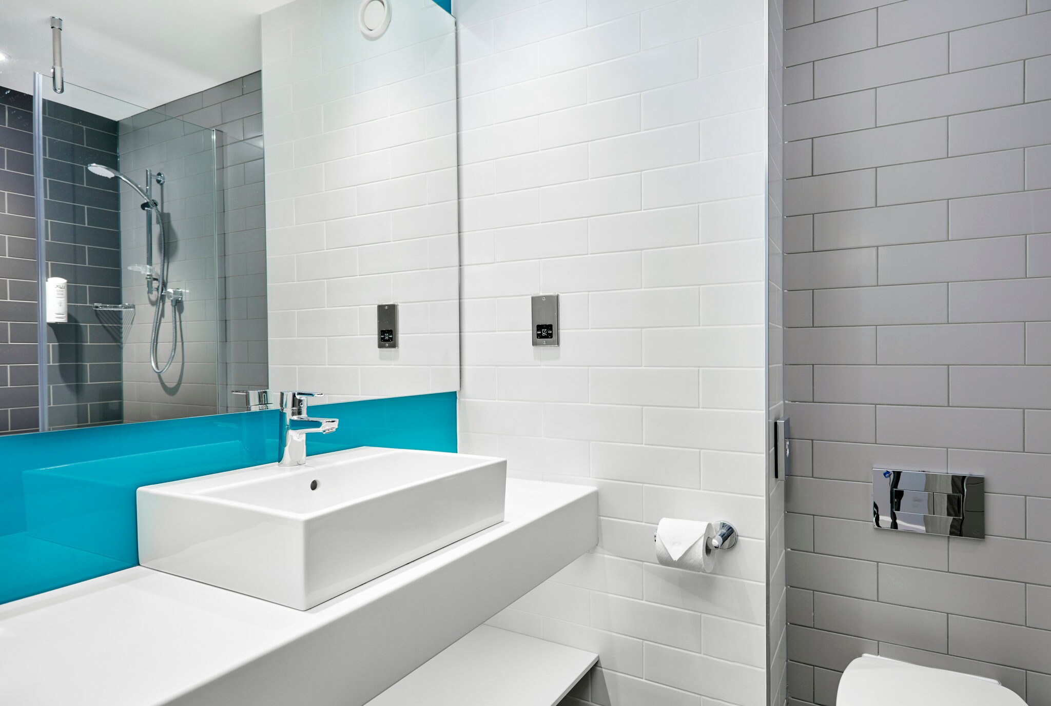 Holiday Inn Express GRIMSBY - Tap to explore photos