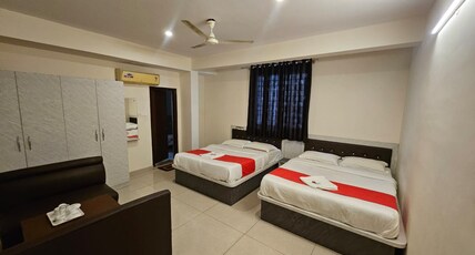 Hotel Raj Comfort Room Type - Family Suite