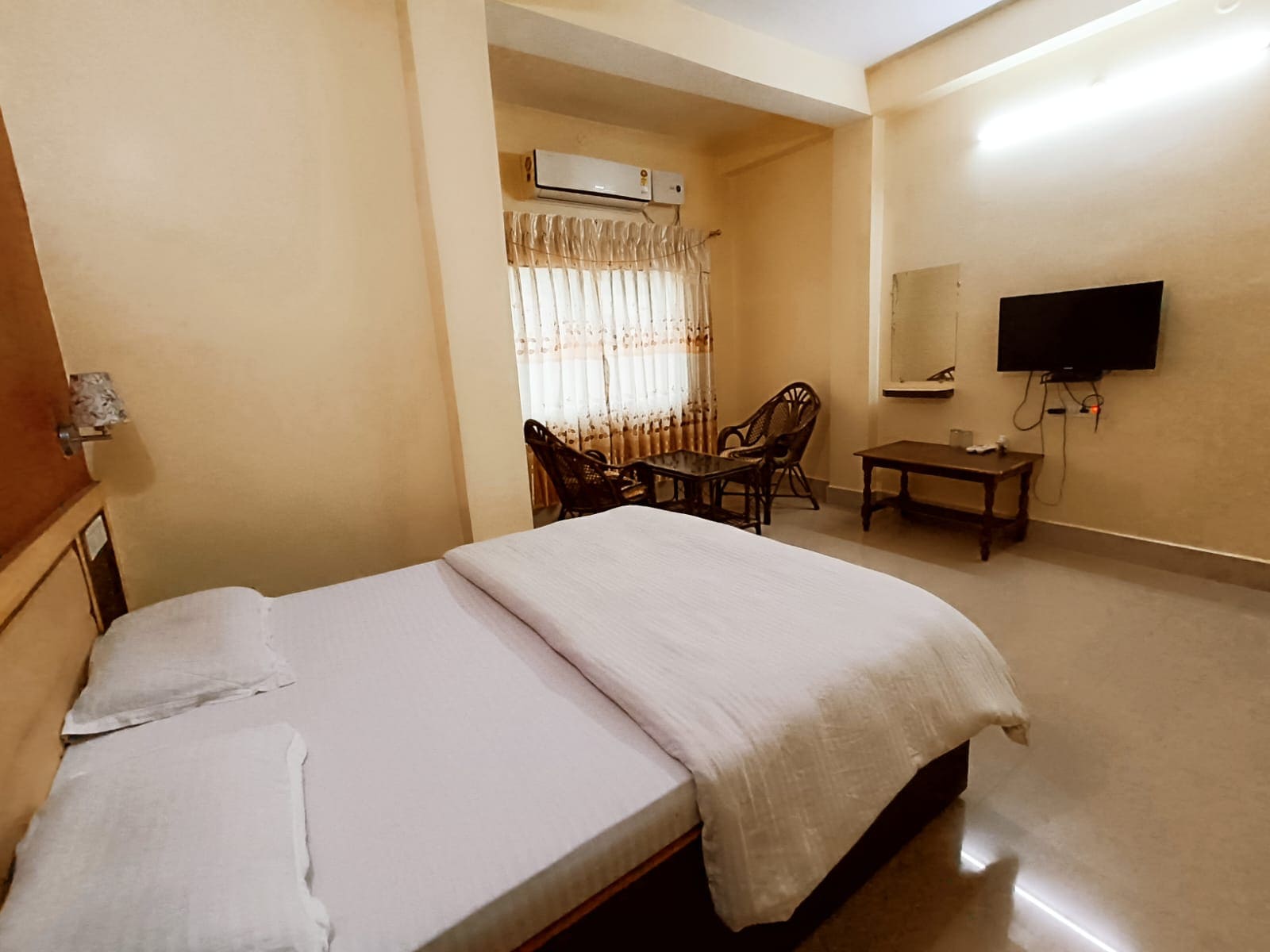 Hotel Manorma Palace - Tap to explore photos