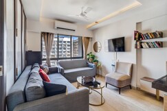 Lily Modern Studio in BKC Pool Wi Fi Kitchen