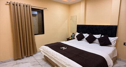 Hotel Roshan Room Type - Deluxe Suite