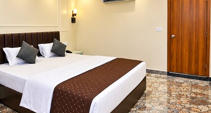 Surya Stays Room Type - Super Deluxe Room