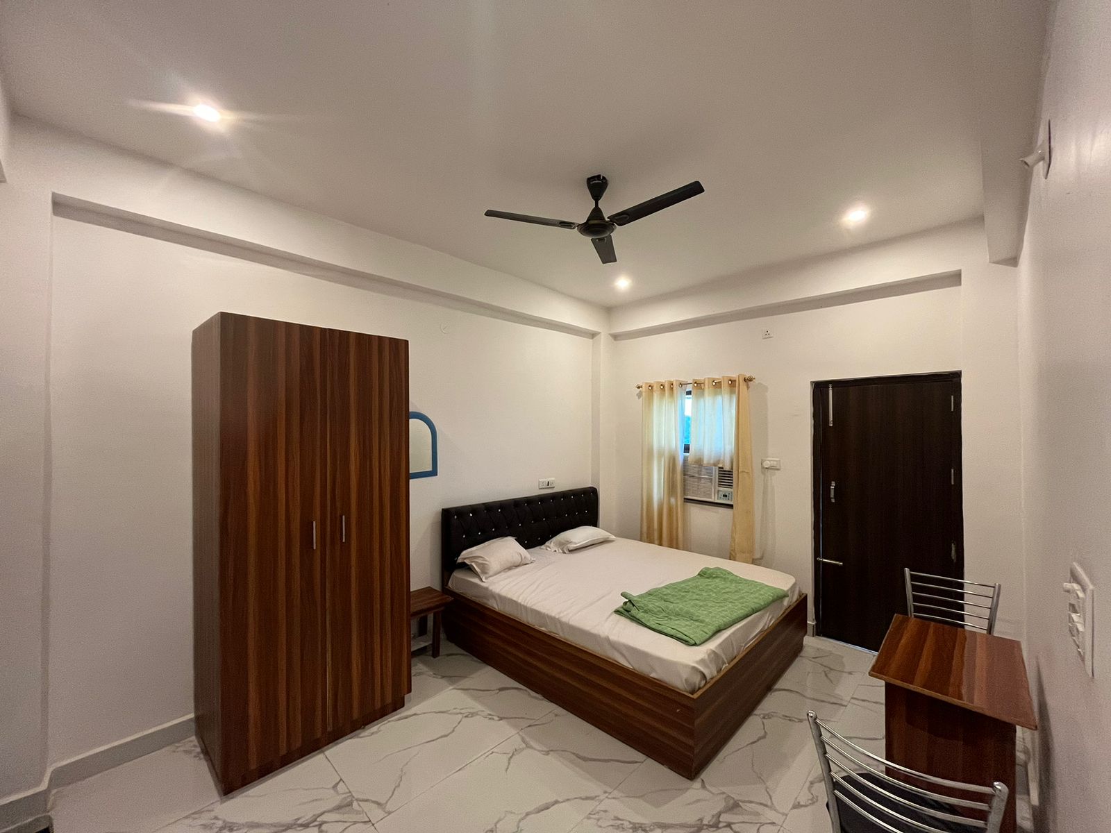 JYOTIGUEST house - Tap to explore photos
