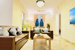 Evara Kondapur Escape: Lux 3BR Fully Equipped Apt