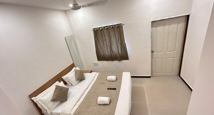 Hotel Pine tree Room Type - Deluxe room
